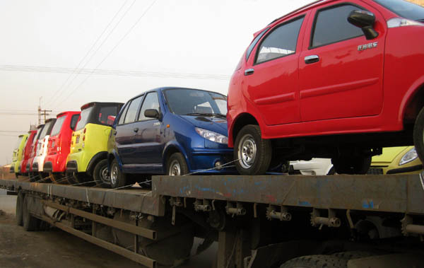 躍迪電動(dòng)汽車發(fā)車現(xiàn)場
