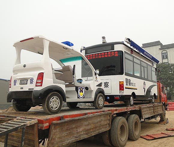 準(zhǔn)備發(fā)往山西晉城的移動警務(wù)室，電動巡邏車