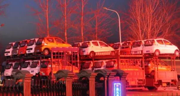 躍迪電動汽車批量發(fā)車昆明—節(jié)能環(huán)保▶◀綠色出行