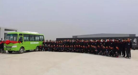躍迪集團(tuán)旗下安慶安達(dá)爾公司首臺6.6米純電動公交客車順利下線