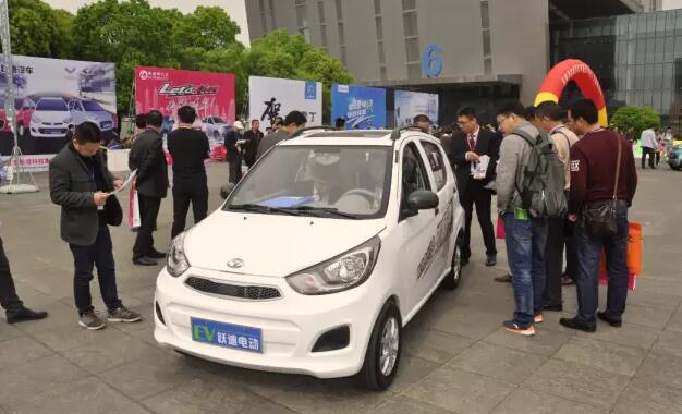 躍迪汽車強(qiáng)勢登錄南京新能源汽車展，引領(lǐng)行業(yè)發(fā)展新軌道