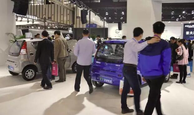 躍迪汽車強(qiáng)勢登錄南京新能源汽車展，引領(lǐng)行業(yè)發(fā)展新軌道