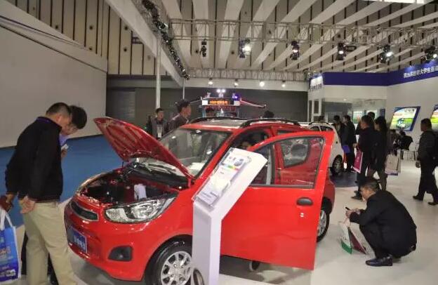 躍迪汽車強(qiáng)勢登錄南京新能源汽車展，引領(lǐng)行業(yè)發(fā)展新軌道