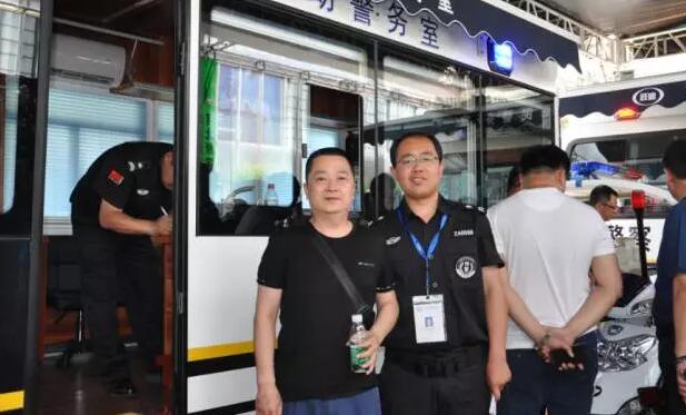 躍迪集團(tuán)攜旗下多款警務(wù)用車閃亮登陸第八屆中國(guó)國(guó)際警用裝備博覽會(huì)