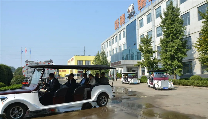石家莊市人大常委會(huì)一行人到躍迪汽車(chē)參觀(guān)調(diào)研