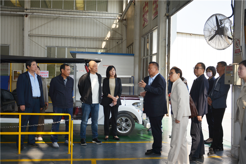 石家莊市人大常委會(huì)一行人到躍迪汽車(chē)參觀(guān)調(diào)研