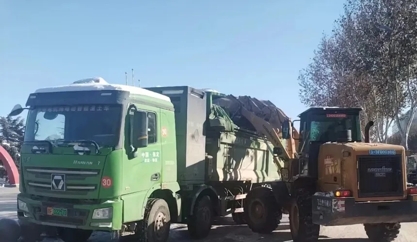 性能無敵，綠色出擊-躍迪新能源渣土自卸車