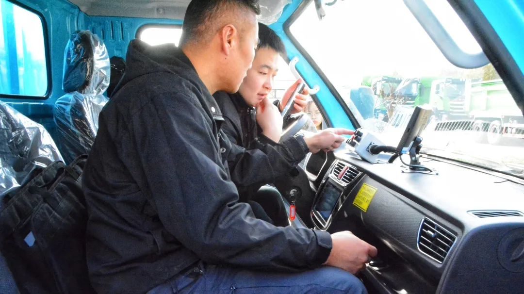 躍迪新能源汽車：綠色動(dòng)力，引領(lǐng)未來環(huán)衛(wèi)新風(fēng)尚·