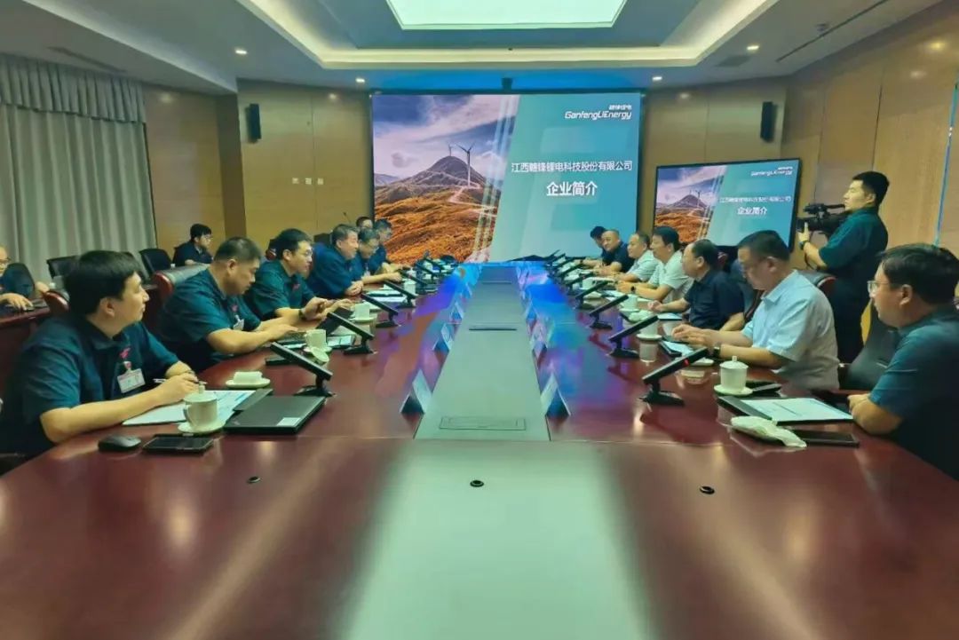 鋰業(yè)巨頭贛鋒鋰業(yè)董事長(zhǎng)李良彬、躍迪集團(tuán)董事長(zhǎng)呂洪濤聯(lián)袂造訪中國(guó)重汽，與劉正濤董事長(zhǎng)洽談新能源領(lǐng)域合作前景